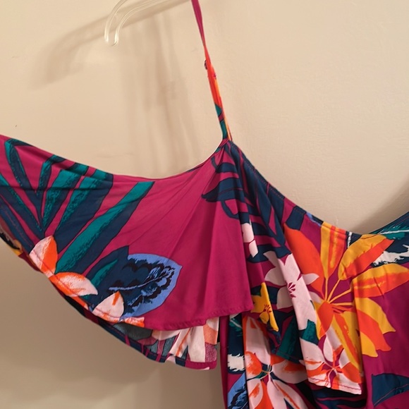 Old Navy Floral Off Shoulder Top-Size Large - Picture 2 of 3